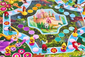 Joc de societate Disney Princess - Ludo cu 16 figurine, pentru 2-4 jucatori, 4 - Img 3