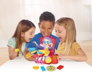 Joc de societate TOMY Keks Karacho, pentru toata familia, din plastic, design colorat - Img 4