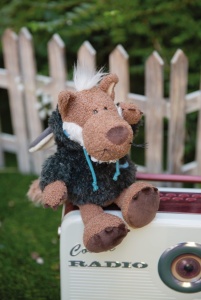 Jucarie de plus NICI Wolf Jolly Hugo 25 cm, moale, din materiale reciclate - Img 8