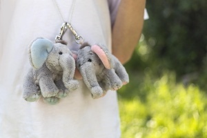 Jucarie Plus Elefant Schaffer BabySugar, 9 cm, GriRoz - Img 6