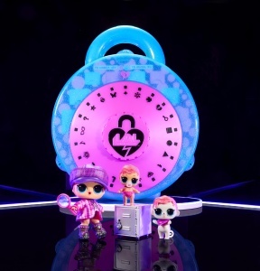 L.O.L. Surprise Eye Spy Series - Unboxing cu 3 papusi exclusive, design in forma de lacat - Img 2