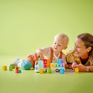 LEGO DUPLO ABC-Lastwagen 10421 Camion cu Litere si Figurine pentru Copii 2 - Img 8