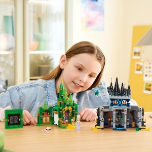LEGO Emerald City Kiamo Ko Castle 75689 Set creativ cu minifigurine si accesorii - Img 9