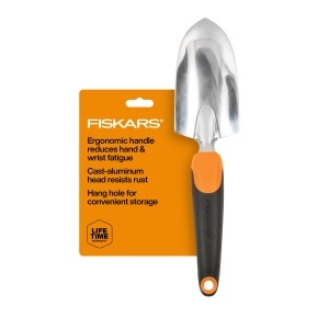 Lopata de gradina Fiskars Ergo cu maner ergonomic, cap din aluminiu, cu gaura de prindere