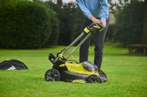 Masina de tuns iarba RYOBI RY18LMX40C-0, 40 cm, motor burstenlos, pentru suprafete pana la 399 m - Img 2
