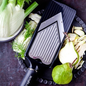 Microplane Feliator de legume reglabil cu lama in V si insertie de lama julienne cu lame din otel inoxidabil, inclusiv protectie pentru degete - Img 7