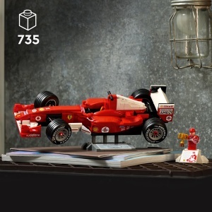 Model Ferrari F2004 LEGO Icons, 735 piese, cu minifigurina Michael Schumacher - Img 2