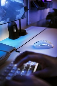 Mouse gaming wireless Glorious Model O 2 - Alb superusor 68g senzor 26000 DPI - Img 10