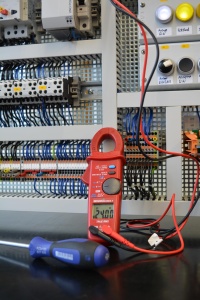 Multimetru cu cleste Benning CM 2-1, masurare curent pana la 400 A, 600 V - Img 6