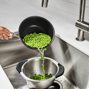 OXO Good Grips Strecuratoare din Otel Inoxidabil 28L Design Perforat - Img 7