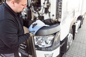 Pahar de masurare SONAX 2 Litri cu furtun flexibil pentru dozare precisa - Img 5