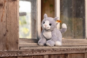 Plush Cat Steiff Cassie Katze 26 cm, Culoare Eisblau, Material Plus Moale - Img 4