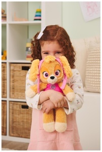 Plush Skye GUND din PAW Patrol, 30 cm, din plus moale, cu ochi brodati - Img 4