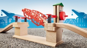 Pod mobil BRIO World 33757 cu manivela accesorii pentru trenulete din lemn recomandat de la 3 ani - Img 6