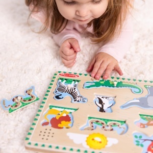Puzzle din lemn Melissa Doug Zootiere cu sunete 8 piese pentru copii 2 - Img 8