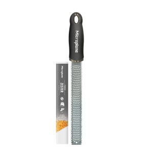 Razatoare de bucatarie Microplane Zester in negru pentru citrice, branza tare, ghimbir, ciocolata si nucsoara cu lama fina din otel inoxidabil - Fabricat in SUA - Img 1