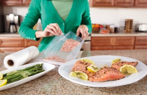 Rola vidare Foodsaver FSR2002-I 20cm x 67m set 2 bucati BPA-free - Img 8