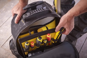 Rucsac de lucru STANLEY STST83307-1 cu roti, maner telescopic, 15kg capacitate - Img 6