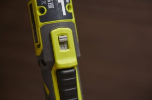 Ryobi 4 V USB-LITIU Cheie cu clichet fara fir RR14W4-120G Priza patrata de 1/4 inch, 1 x 4 V 2.0 Ah Baterie cu litiu si incarcator - Img 9