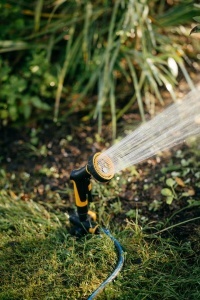 Set de Irigare Fiskars, 2-in-1, cu Sprinkler si Spray, Comfort, 1070830 - Img 7