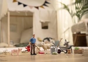 Set de Joaca Ferma Schleich cu 19 Piese, Figurine Esel, Porc si Oaie - Img 2