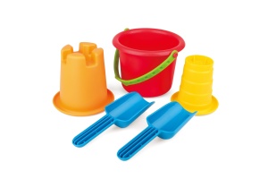 Set de joaca Hape 5-in-1 pentru nisip compact si usor de transportat pentru copii 18 luni