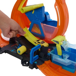 Set de joaca Hot Wheels City Mega Loop cu spalatorie auto si vehicul Color Shifters - Img 3