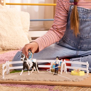 Set de joc Voltigier Kim de la schleich 19 piese pentru copii de la 5 ani - Img 2