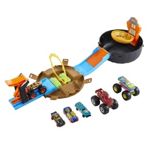 Set Stunt cu Masini Monster Trucks Hot Wheels, 6 vehicule, 88 cm, pentru copii 4-8 ani