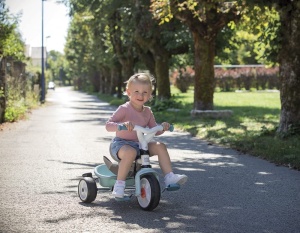 Smoby - Baby Balade Plus albastru - Tricicleta pentru copii in crestere cu tija de impingere, scaun cu centura de siguranta, cadru metalic, roata libera cu pedala, pentru copii de la 10 luni - Img 3