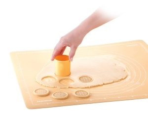 Stampilator pentru Biscuiti Tescoma cu 6 Motive Interchangeabile, Plastic si Silicon - Img 3