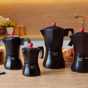 Taurus Black Moments 6 - Aparat de cafea italian | 6 cani | Podea si filtru din otel inoxidabil | Supapa de siguranta | Garnitura din silicon | Pentru toate tipurile de sobe | capac transparent | Negru - Img 4