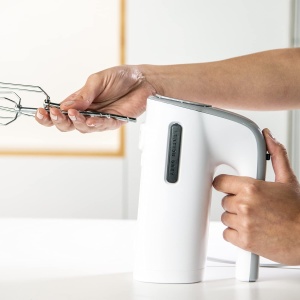 Taurus Station Grey - Mixer de patiserie, 300W, 5 viteze, functie turbo, 2 tipuri de tije de amestecare: framantare si amestecare, tije de amestecare detasabile, fara BPA, Alb/ Gri - Img 6