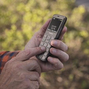 Telefon mobil Panasonic KX-TU160EXB Essentials pentru seniori, buton de urgenta SOS, butoane separate mari, afisaj mare cu fonturi si numere, negru - Img 6