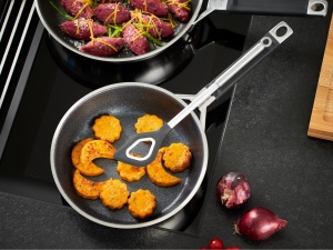 Tigaie din inox ROSLE SILENCE PRO, 28 cm, antiaderenta, cu maner din silicon - Img 3