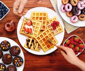 Aparat multifunctional Russell Hobbs Fiesta, 900W, Waffle, Cupcake, Donut, Rosu - Img 10