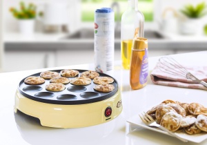 Aparat pentru mini clatite Bestron APFM700SD 800W cu sticla dozatoare si clesti din lemn galbenroz - Img 3
