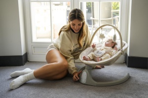 Balansoar electric pentru bebelusi MoMi KENANI SAND, 9 kg, cu Bluetooth, bej - Img 12