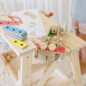 Banc de lucru din lemn Melissa Doug, cu accesorii, robust si durabil - Img 10