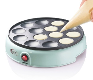 Bestron Poffertjes Maker in design retro, Mini Crepe's, Specialitate olandeza, Automat de clatite cu acoperire antiaderenta si indicator luminos, Sweet Dreams, Culoare: Menta - Img 2