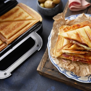 Breville Ultimate Sandwich Maker cu farfurii foarte adanci | Prajitor de paine sandwich pentru prajirea a 2 felii | Placi detasabile, antiaderente | Otel inoxidabil | negru [VST082X] - Img 2