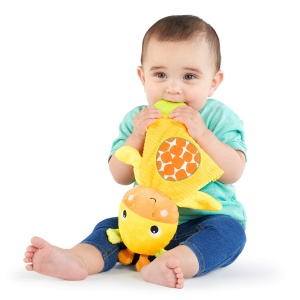Bright Starts, jucarie de plus si ajutor pentru dentitie, girafa - din material trosnit pentru imbratisare, muscare si joaca, galben, 12348