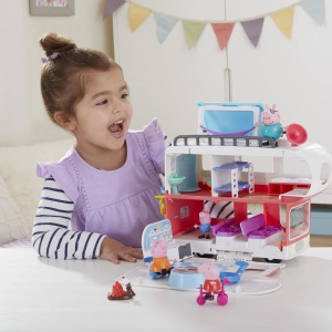 Camioneta de vacanta Peppa Pig cu 4 figurine si accesorii interactive - Img 6