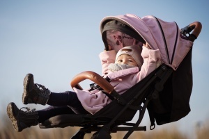 Carucior MoMi ESTELLE, pliabil, 7.5kg, pentru copii pana la 15kg - Img 8