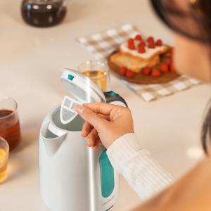 Ceainic Cecotec, capacitate 1,7 L, Thermosense 180 Alb, 2200 W, Incalzire rapida, Filtru anticalcar, Fara BPA si alte toxine, Baza cu rotatie 360o, Recipient fara fir - Img 4
