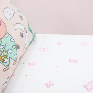 Cearsaf cu elastic Peppa Pig, design Prancer, roz cu alb, 70 x 140 cm - Img 3