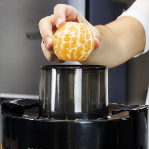 Cecotec Licuadora para Frutas y Verduras ExtremeTitanium 19000 1000 W 19000 rpm de Velocidad Recubrimiento de Titanio en el Disco Canal de Entrada XL  - Img 3