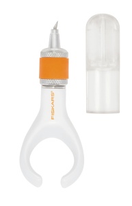 Cutit de precizie Fiskars 17,6 cm, pentru dreptaci si stangaci, otel inoxidabil, alb