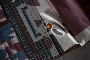 Cutter rotativ Fiskars Titan, 45 mm, ergonomic, portocaliualbgri - Img 7