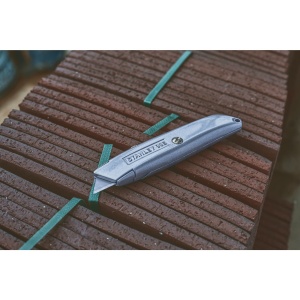 Cuttermesser Stanley 99E, lama retractabila 155mm, design ergonomic, 3 lame de schimb - Img 6